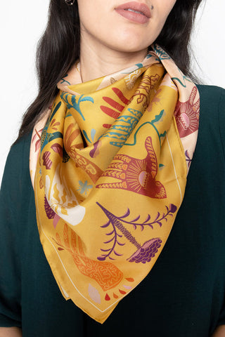 DORA NOLA Foulard en Soie 90 - Le Gardien