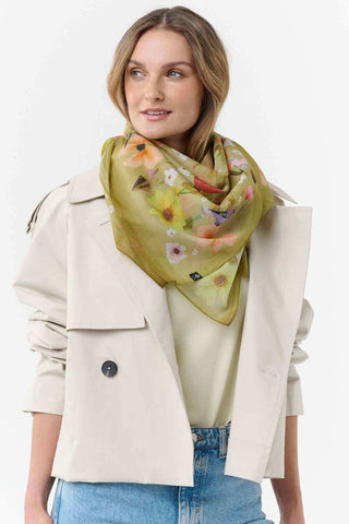 FRAAS Floral Pattern Square Scarf