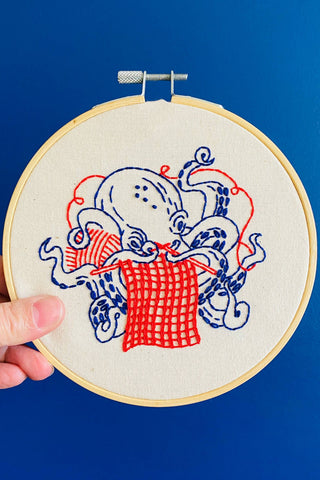 HOOK LINE & TINKER Kit de Broderie - Knitting Octopus