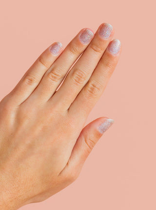 BKIND Vernis à Ongles - Milkyway, vernis transparent avec paillettes argentées et multicolores, parfaite idée de cadeau pour femme.,