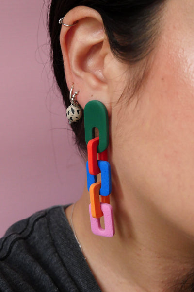 CROCODILE AGILE Boucles d'Oreilles Millie - Chaine Multicolor