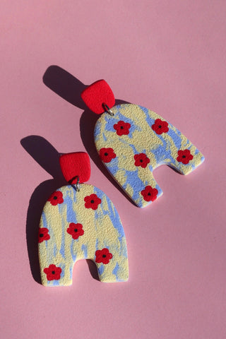 CROCODILE AGILE Boucles d'Oreilles Huguette Arch - Fleurs Rouge