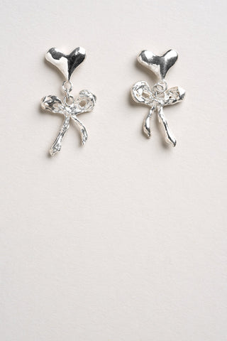 MINERA ATELIER Small Ribboned Heart Earrings