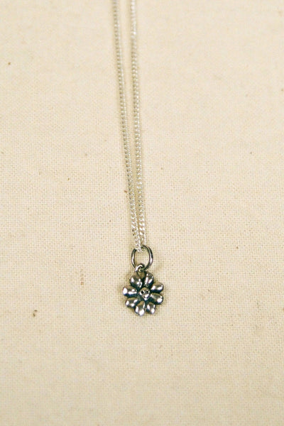 BILAK JEWELRY Tiny Flower Necklace - Silver