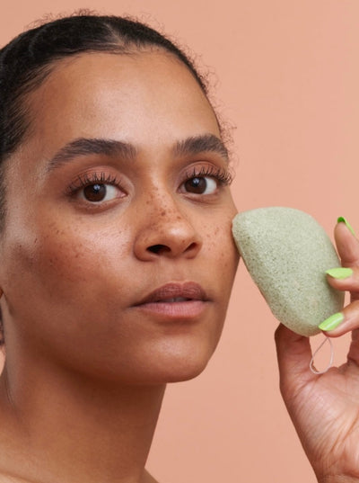 BKIND Éponge Konjac Nettoyante - Thé Vert antioxidant