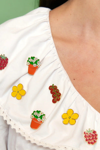 COUCOU SUZETTE Pin's Framboise