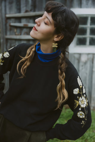 KAZAK Crewneck Acacia - Noir Fleurs Folkloriques