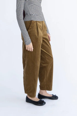 RIGHTFUL OWNER Pantalon Tucker - Vert
