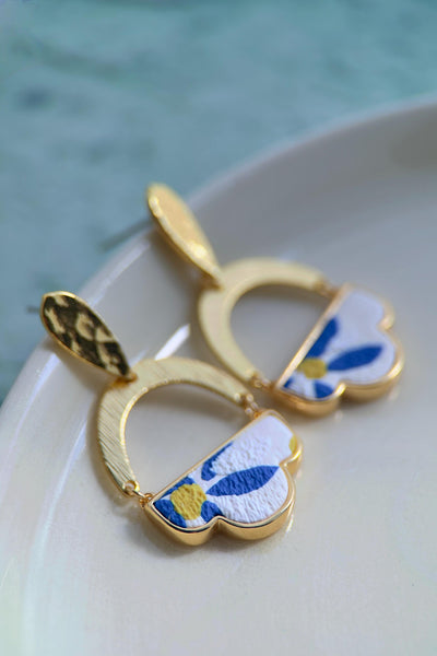 BOUCLE D'OR Art Deco Flower Earrings - Blue