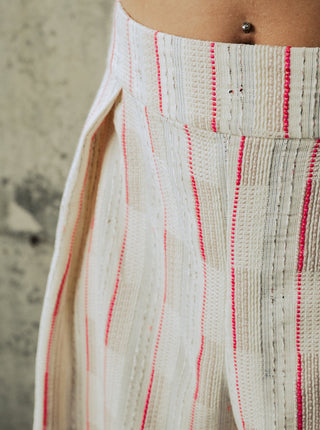 Short ample ligné beige et rose Bodybad. Montreal designer boutique.